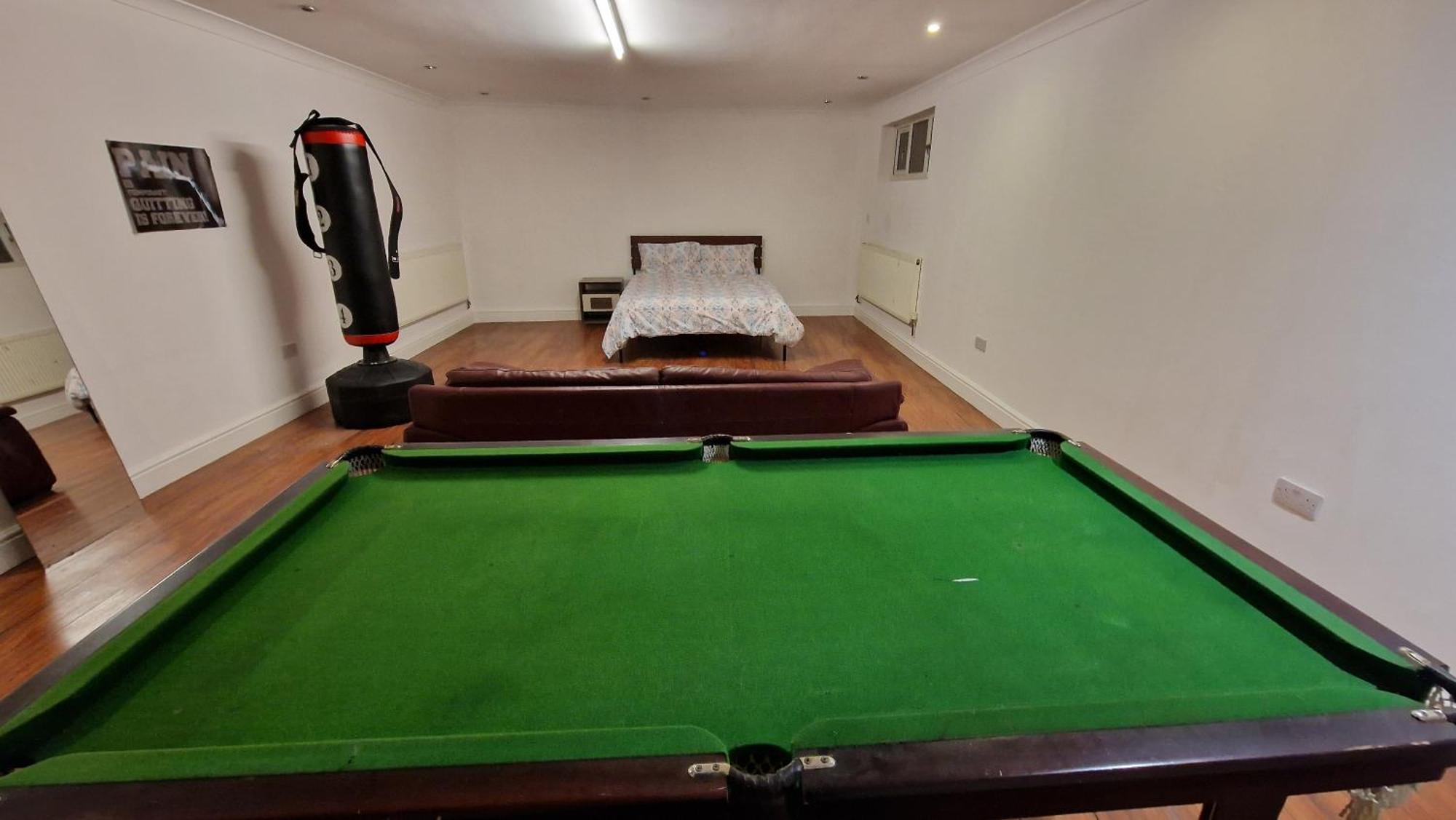Large Annexe With Games Room Pool Table Ping Pong Air Hockey Movie Projector Windsor Esterno foto